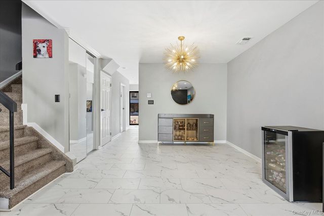 201 Poplar Court 201, Wantagh, NY 11793