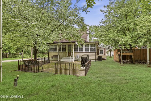 23 Spring Street, Jackson, NJ 08527
