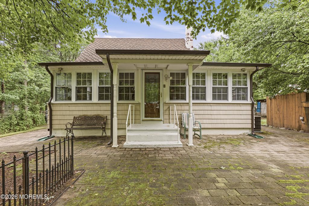 23 Spring Street, Jackson, NJ 08527