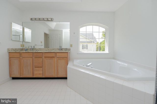 200 ROLLING HILL DR, Plymouth Meeting, PA 19462