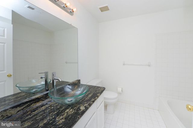 200 ROLLING HILL DR, Plymouth Meeting, PA 19462