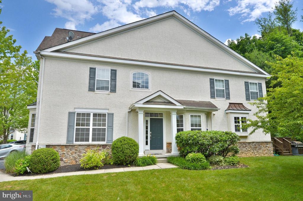 200 ROLLING HILL DR, Plymouth Meeting, PA 19462
