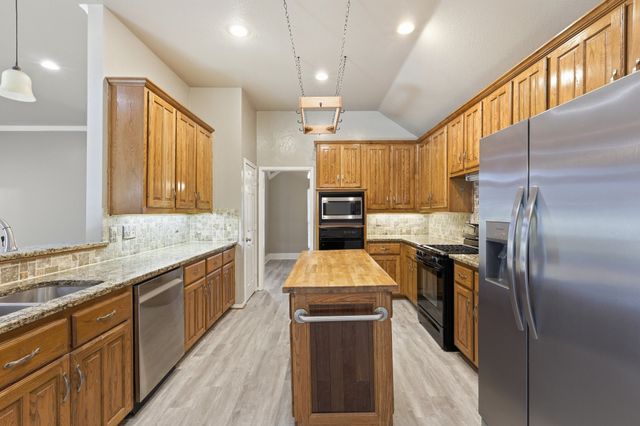1718 Creek Valley Road, Mesquite, TX 75181
