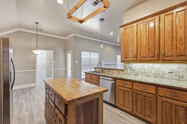 1718 Creek Valley Road, Mesquite, TX 75181