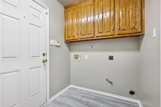 1718 Creek Valley Road, Mesquite, TX 75181