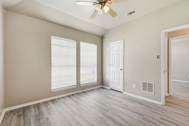 1718 Creek Valley Road, Mesquite, TX 75181