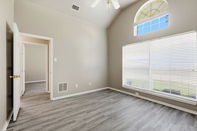 1718 Creek Valley Road, Mesquite, TX 75181