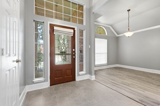 1718 Creek Valley Road, Mesquite, TX 75181