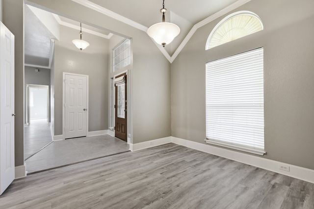 1718 Creek Valley Road, Mesquite, TX 75181