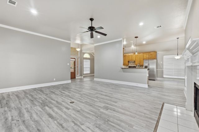 1718 Creek Valley Road, Mesquite, TX 75181