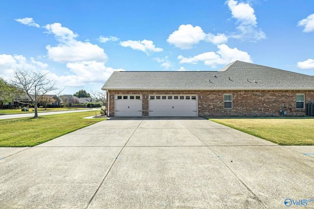 2516 Caldwell Park Court, Owens Cross Roads, AL 35763