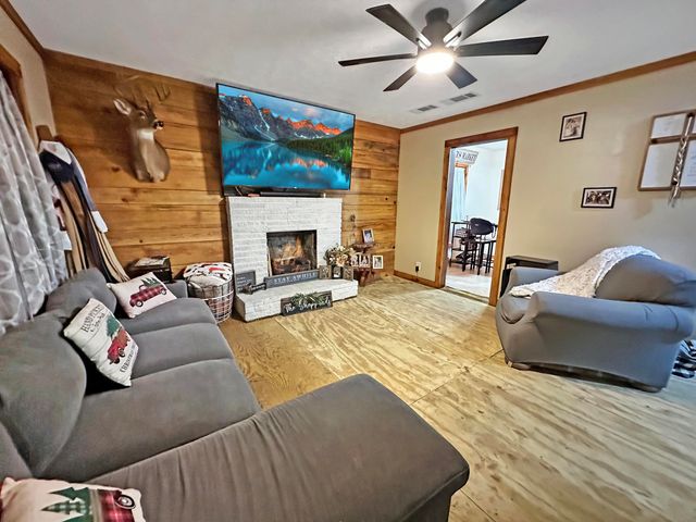 147 Blackmon Rd, Leesville, LA 71446