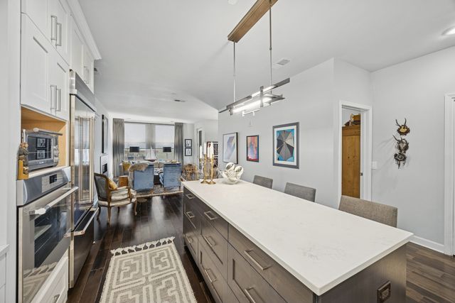 1124 Lake Street 511, Oak Park, IL 60301