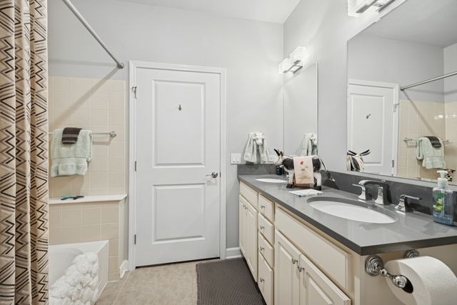 1124 Lake Street 511, Oak Park, IL 60301