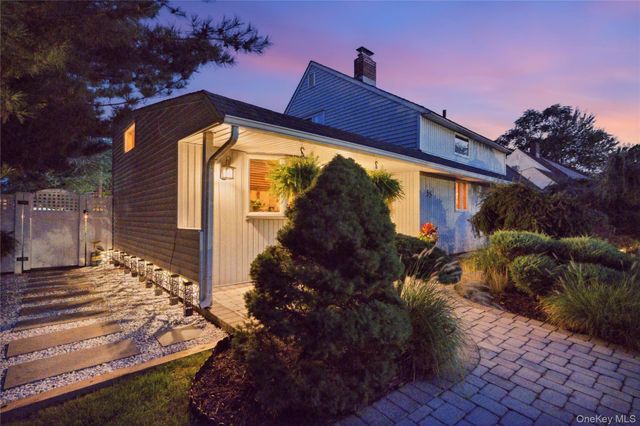 55 Duckpond Drive N, Wantagh, NY 11793