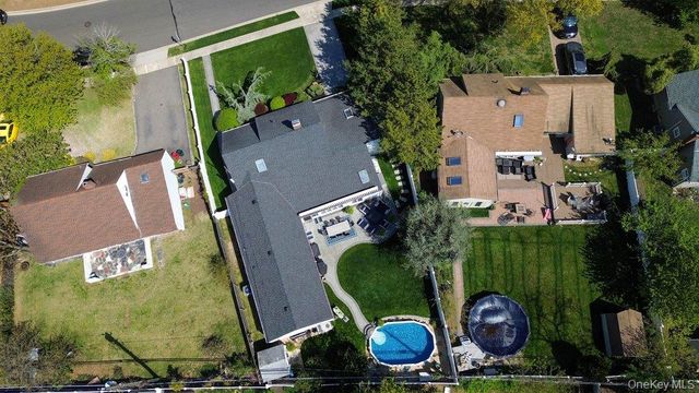 55 Duckpond Drive N, Wantagh, NY 11793