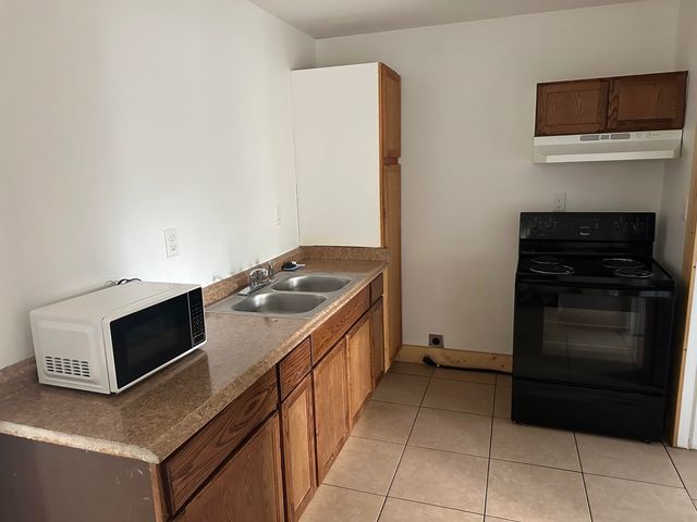 2057-2059 E 9th, Wichita, KS 67214