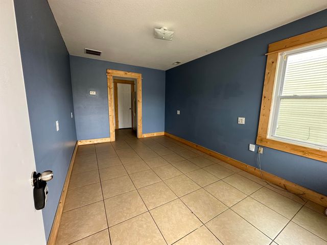 2057-2059 E 9th, Wichita, KS 67214