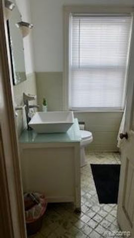 16712 Glastonbury Road, Detroit, MI 48219