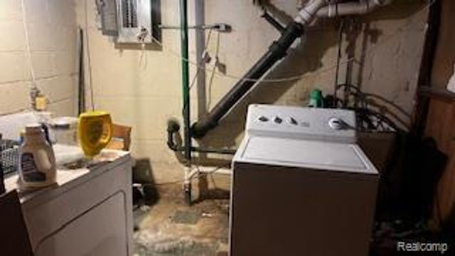 16712 Glastonbury Road, Detroit, MI 48219