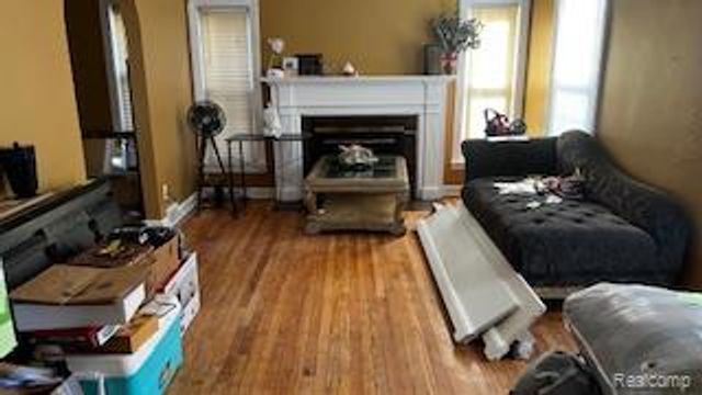 16712 Glastonbury Road, Detroit, MI 48219