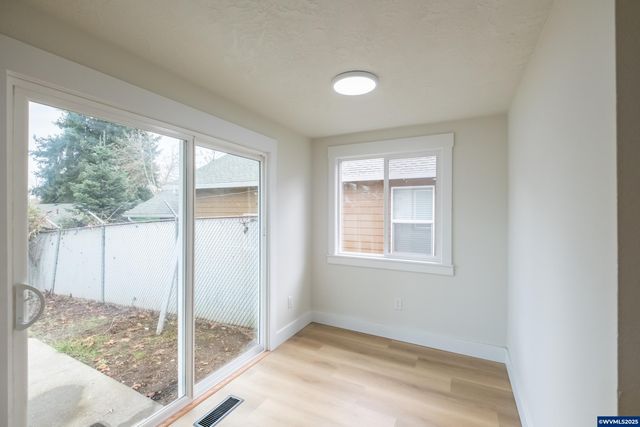 3180 Doughton St S, Salem, OR 97302