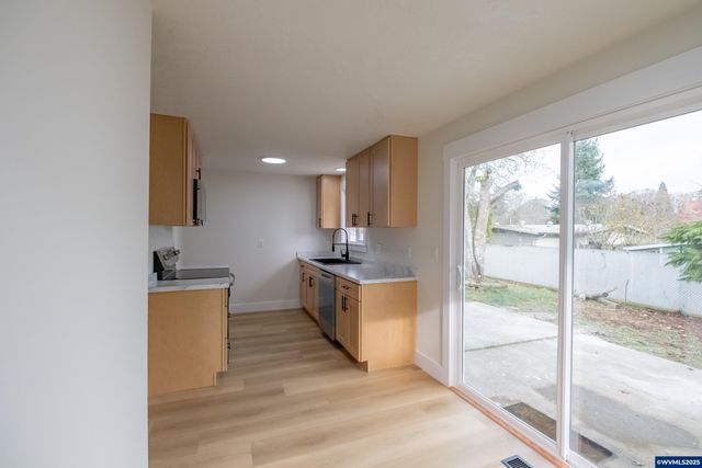 3180 Doughton St S, Salem, OR 97302