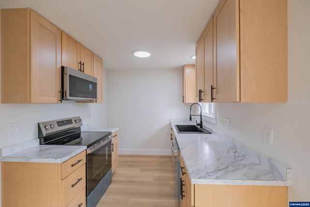 3180 Doughton St S, Salem, OR 97302