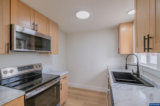 3180 Doughton St S, Salem, OR 97302