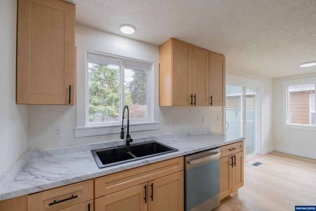 3180 Doughton St S, Salem, OR 97302