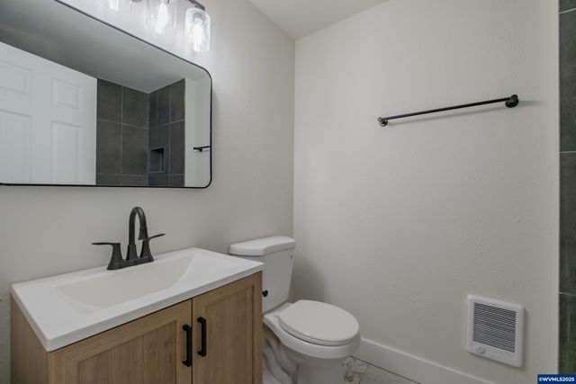 3180 Doughton St S, Salem, OR 97302