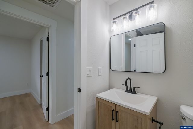 3180 Doughton St S, Salem, OR 97302