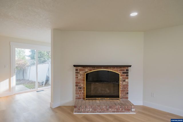 3180 Doughton St S, Salem, OR 97302