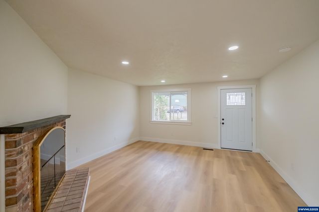 3180 Doughton St S, Salem, OR 97302