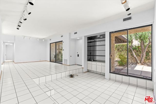 426 N Hermosa Drive, Palm Springs, CA 92262