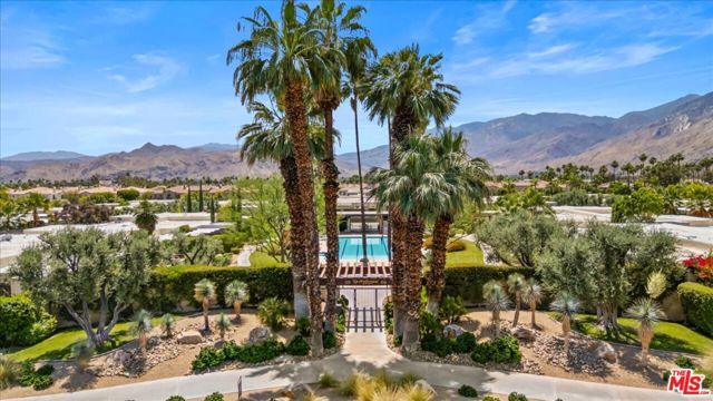 426 N Hermosa Drive, Palm Springs, CA 92262