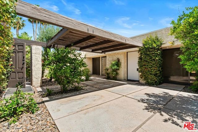 426 N Hermosa Drive, Palm Springs, CA 92262