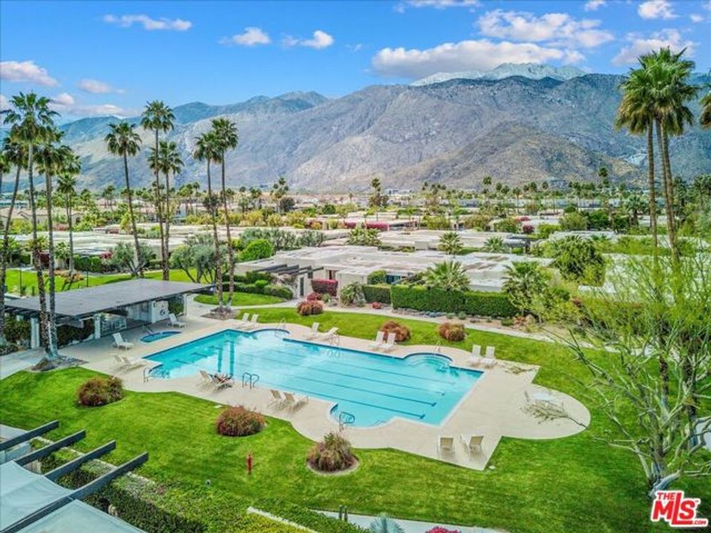 426 N Hermosa Drive, Palm Springs, CA 92262