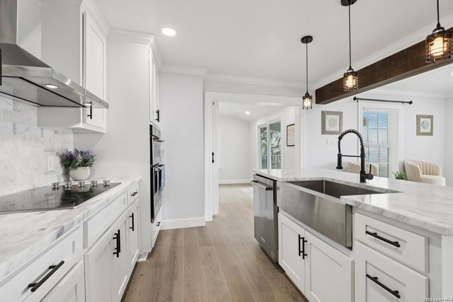 144 SABINE RD, Boerne, TX 78006