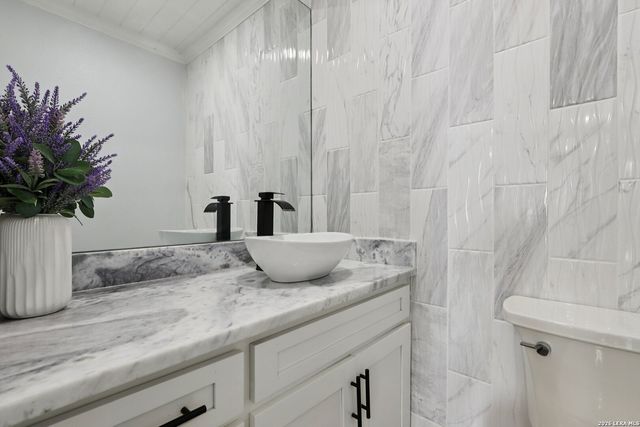 144 SABINE RD, Boerne, TX 78006