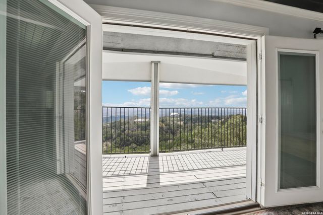 144 SABINE RD, Boerne, TX 78006
