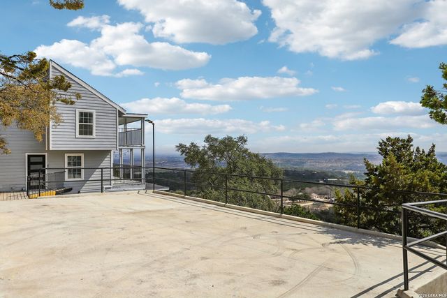 144 SABINE RD, Boerne, TX 78006