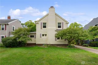137 N Kensington Place, Springfield, OH 45504