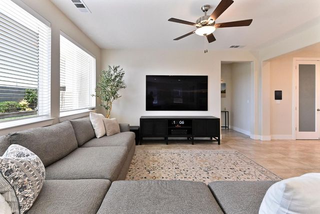1849 Birdie Ave, Manteca, CA 95337