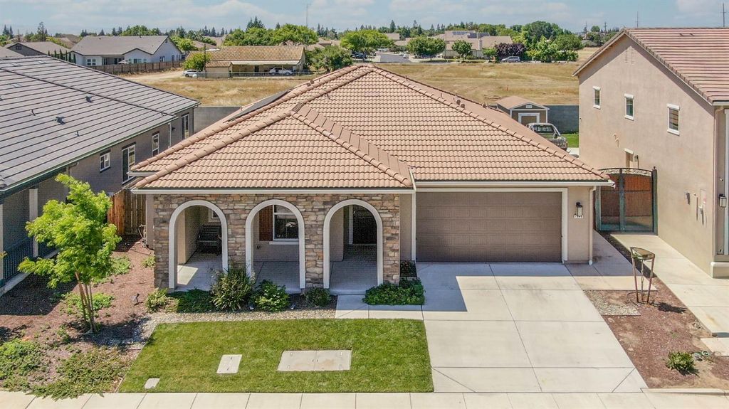 1849 Birdie Ave, Manteca, CA 95337