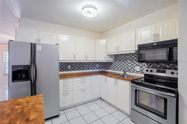 806 PAPAYA DRIVE, Tampa, FL 33619