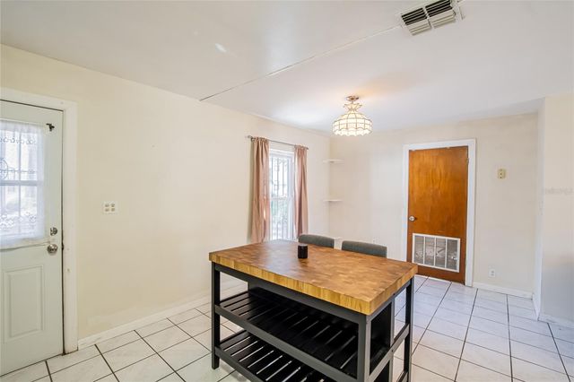 806 PAPAYA DRIVE, Tampa, FL 33619