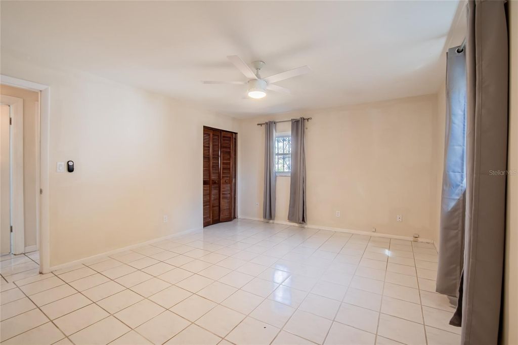 Image 20 of property listing at 806 PAPAYA DRIVE, Tampa, FL 33619