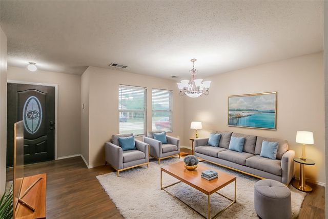 5372 Kingsknowe Parkway, Fort Worth, TX 76135