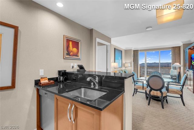 125 East Harmon Avenue 2520, Las Vegas, NV 89109